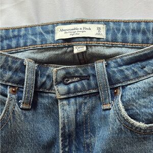 Abercrombie & Fitch High Rise Straight Jeans - Light Blue